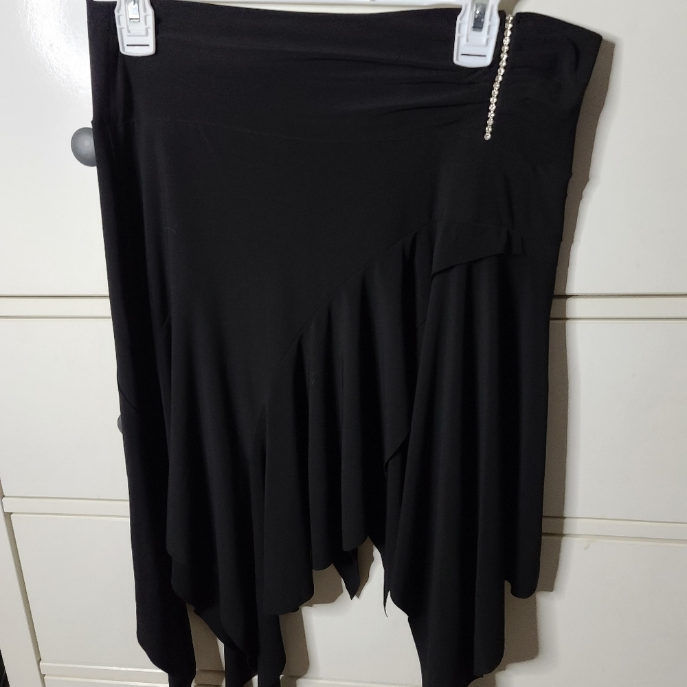 Choppy skirt w/jewel accent